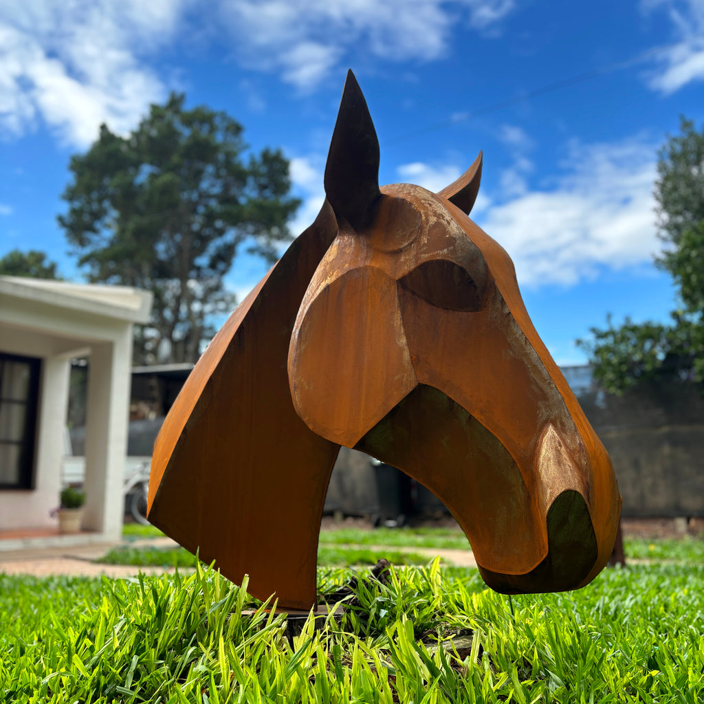 Corten steel horse sculpture – Oxenly