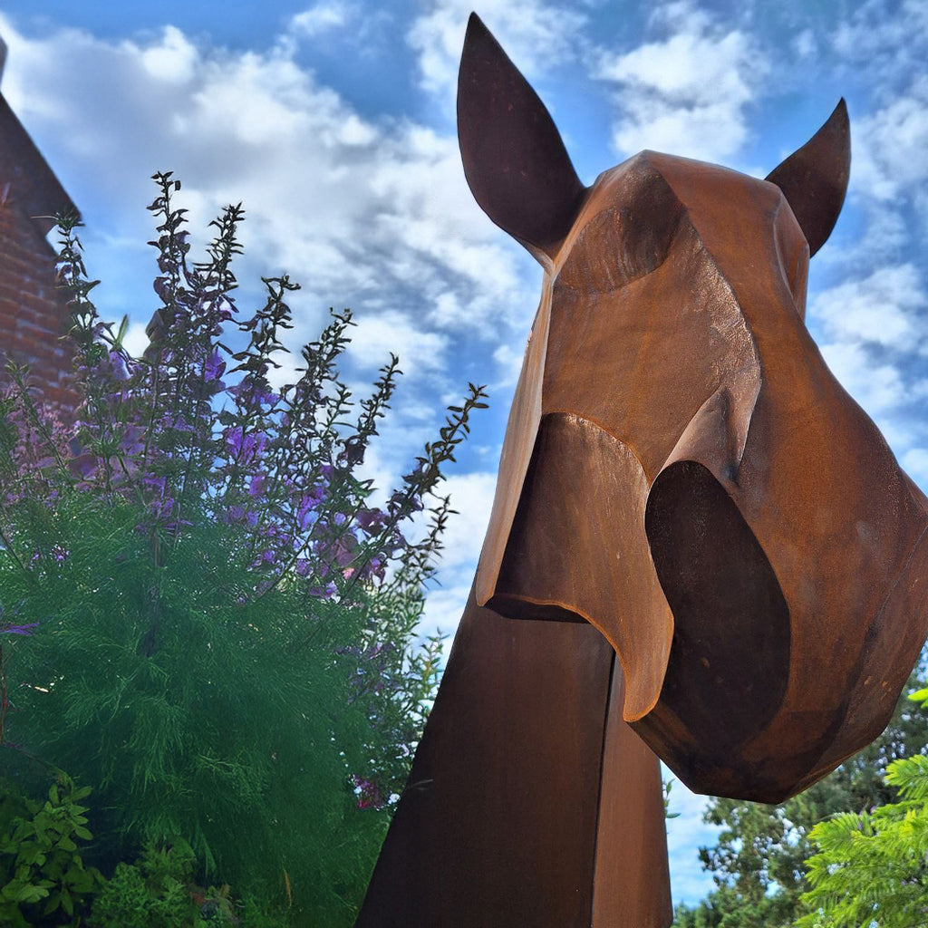 Corten steel horse sculpture – Oxenly