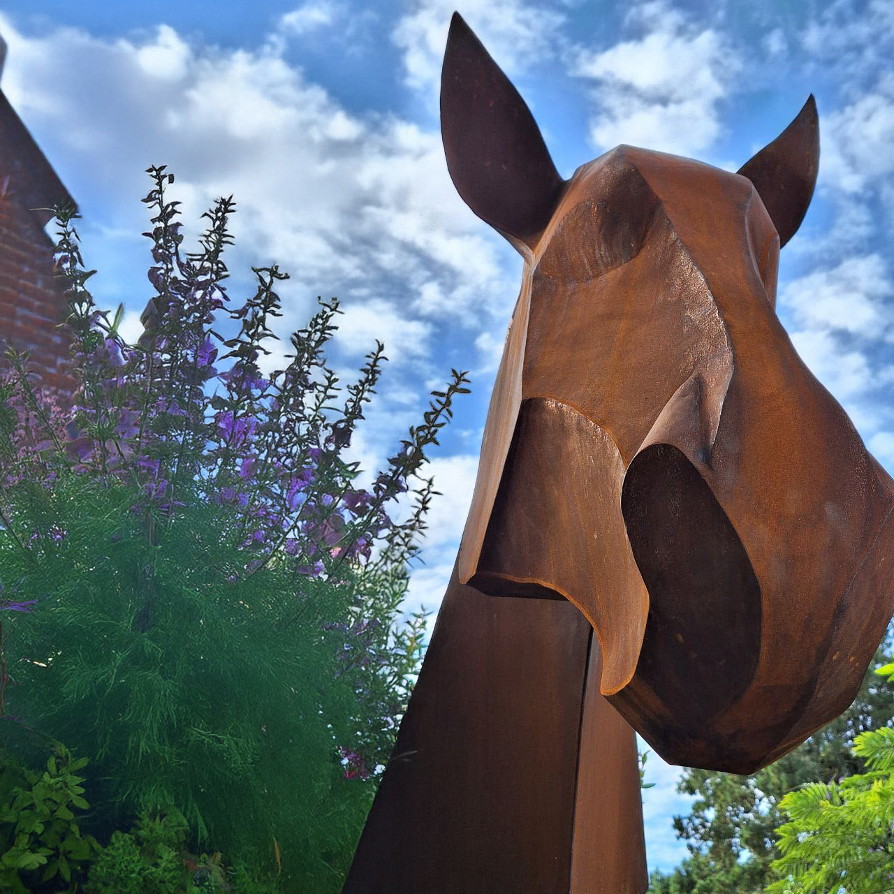 Corten steel horse sculpture – Oxenly